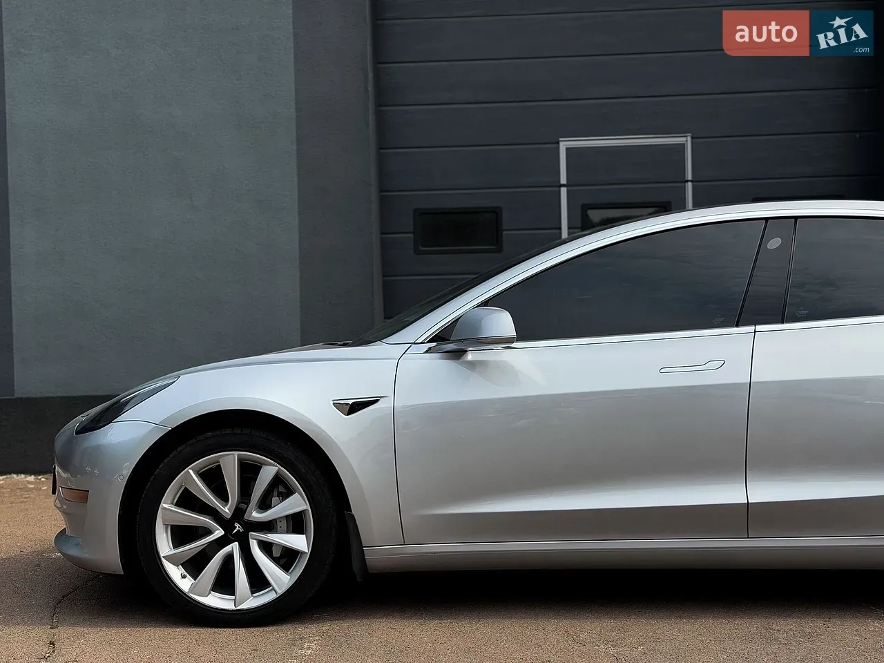 Tesla Model 3 2018 photo 4