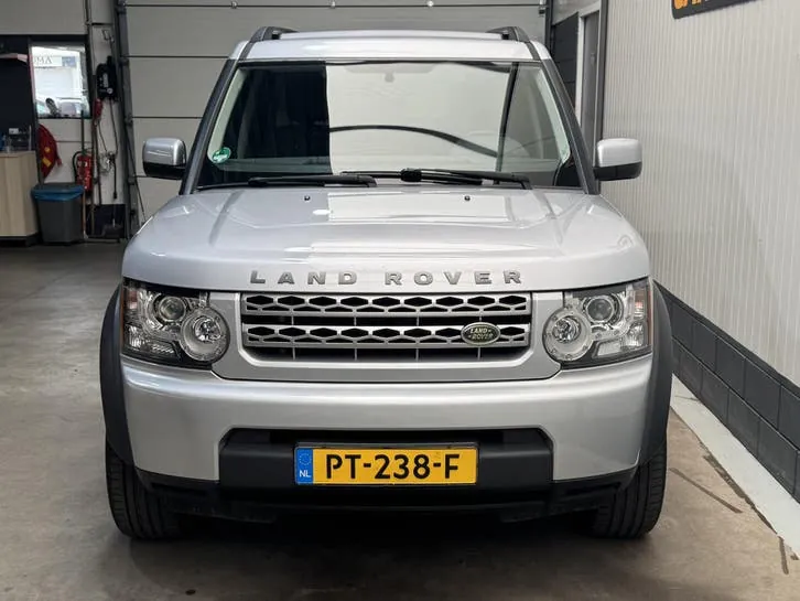 Land Rover Discovery 2010 photo 2
