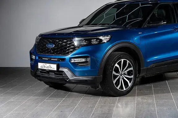 Ford Explorer 2021 photo 2