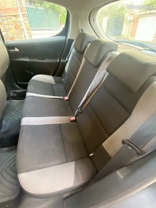 Peugeot 207 2009 photo 3