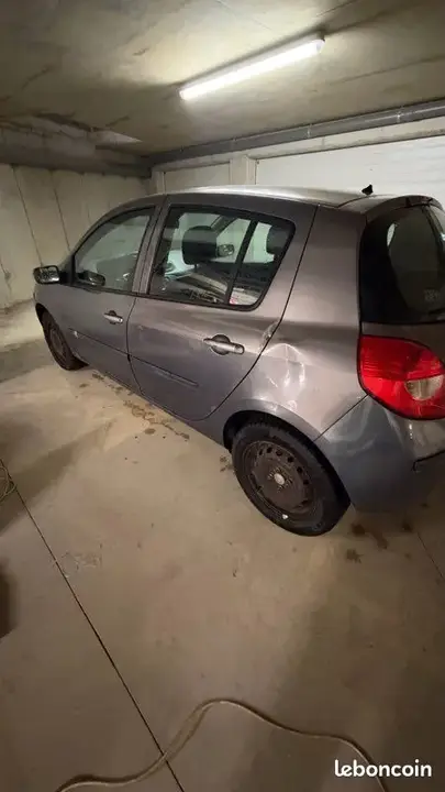 Renault Clio 2008 photo 3