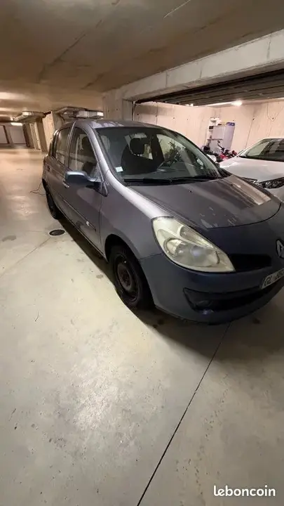 Renault Clio 2008 photo 2
