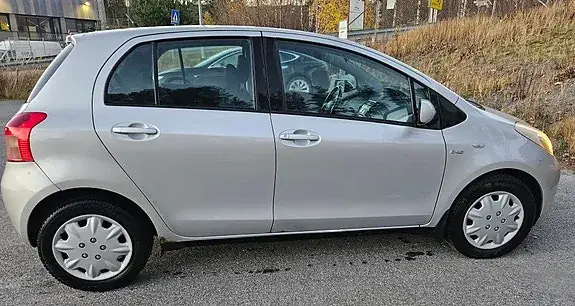 Toyota Yaris 2007 photo 3
