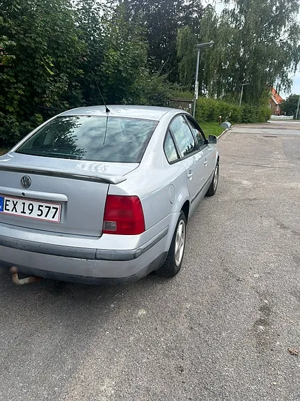 Volkswagen Passat 1997 photo 2