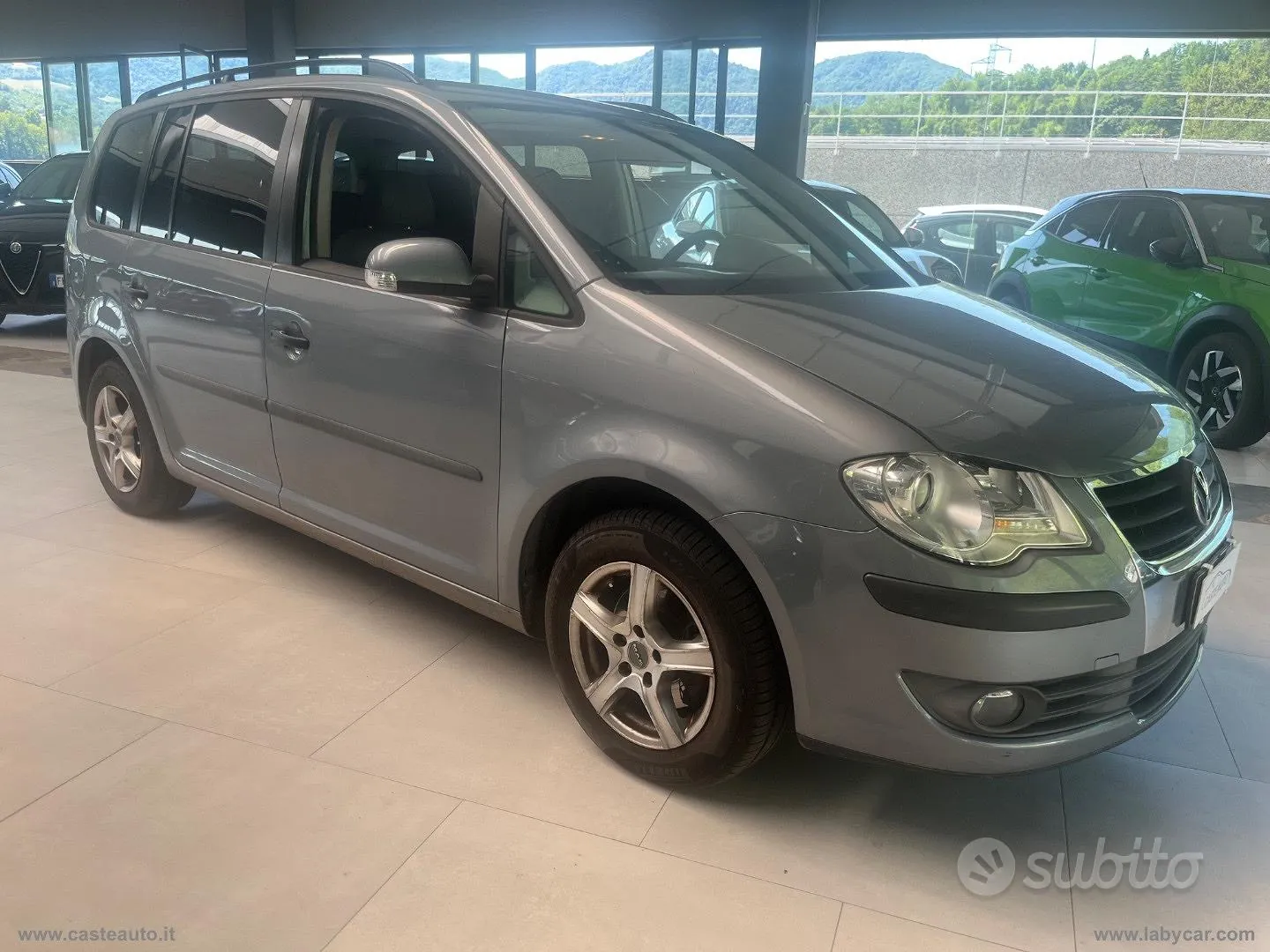 Volkswagen Touran 2009 photo 3