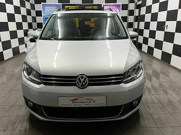 Volkswagen Touran 2013 photo 3