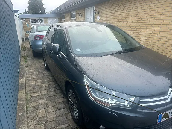 Citroen C4 2010 photo 2