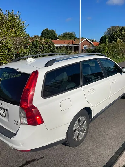 Volvo V50 2009 photo 2