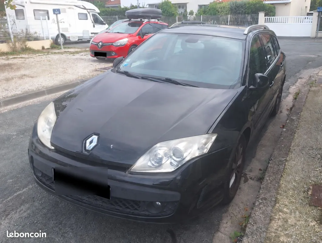 Renault Laguna 2010 photo 2