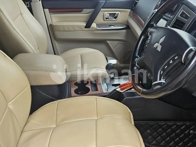 Mitsubishi Pajero 2012 photo 5