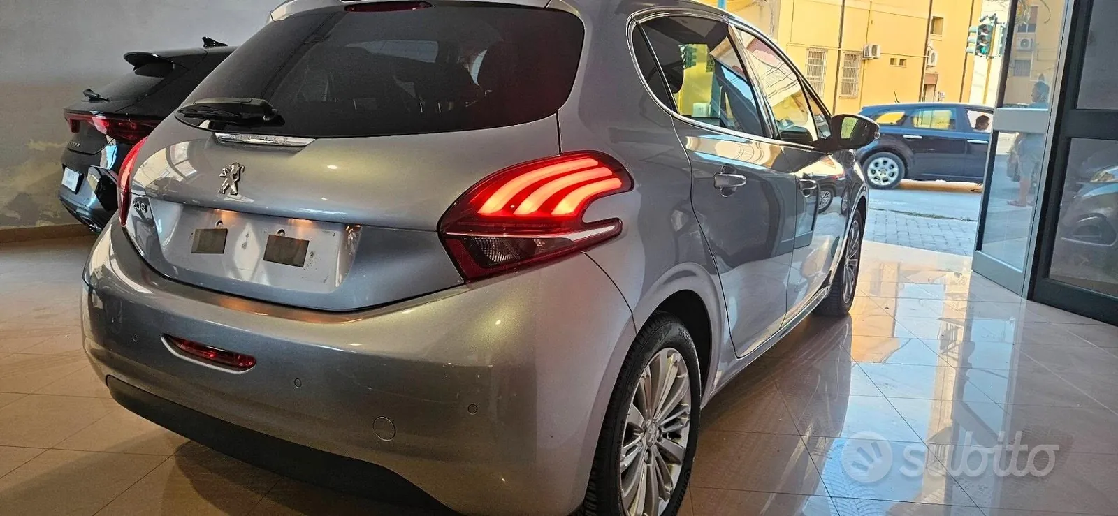 Peugeot 208 2019 photo 3