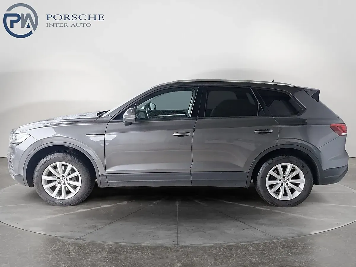 Volkswagen Touareg 2022 photo 2