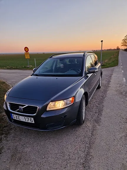 Volvo V50 2008 photo 2