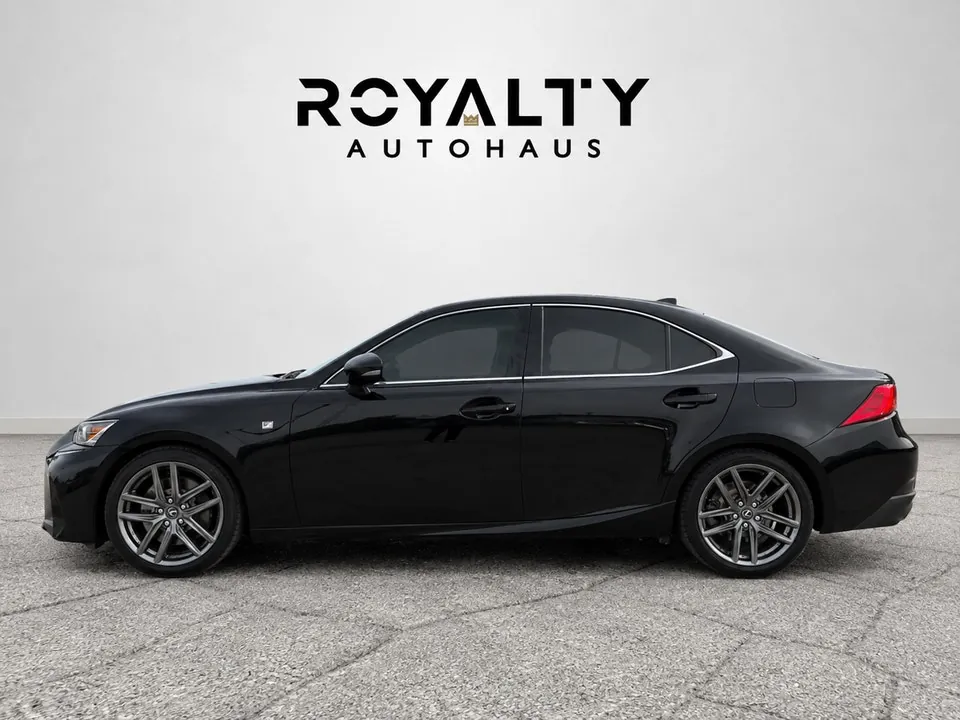 Lexus Is 350 2018 photo 2