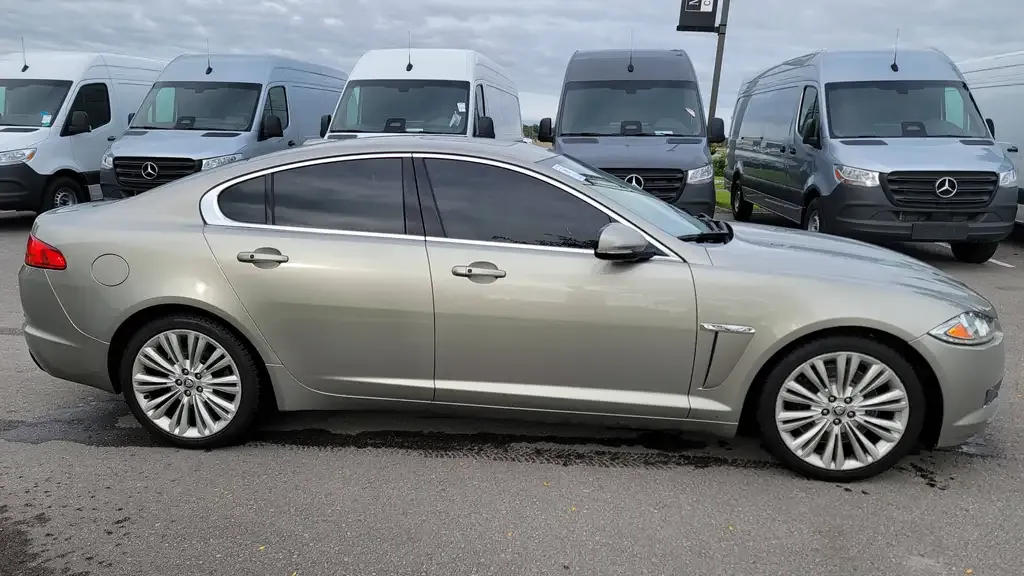 Jaguar Xf 2012 photo 4