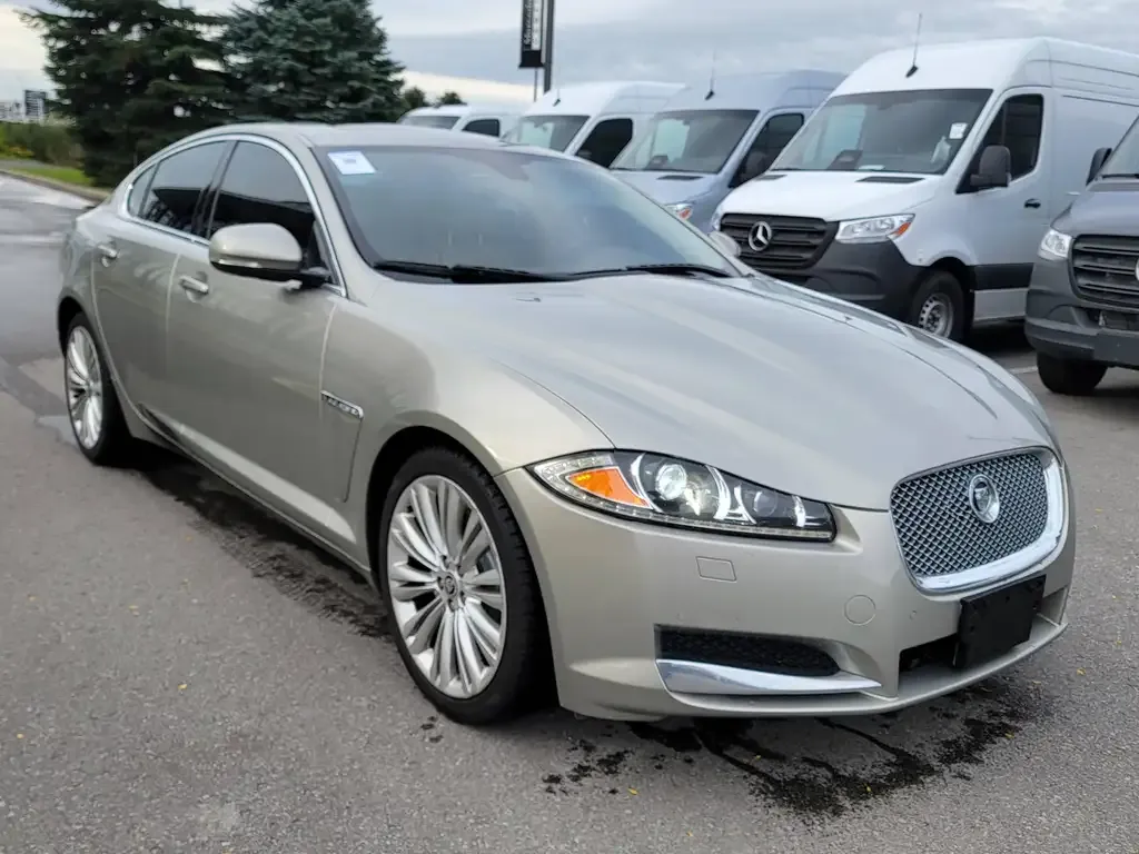 Jaguar Xf 2012 photo 3