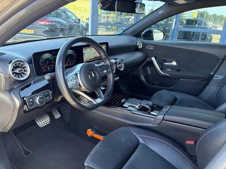 Mercedes-Benz A-Class 2019 photo 2