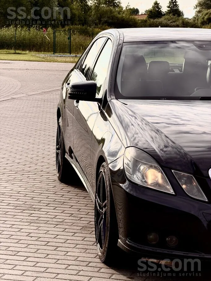 Mercedes-Benz E220 2009 photo 4