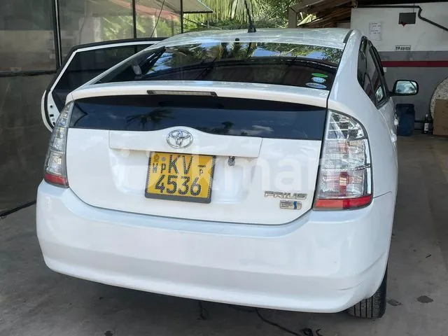Toyota Prius 2011 photo 2