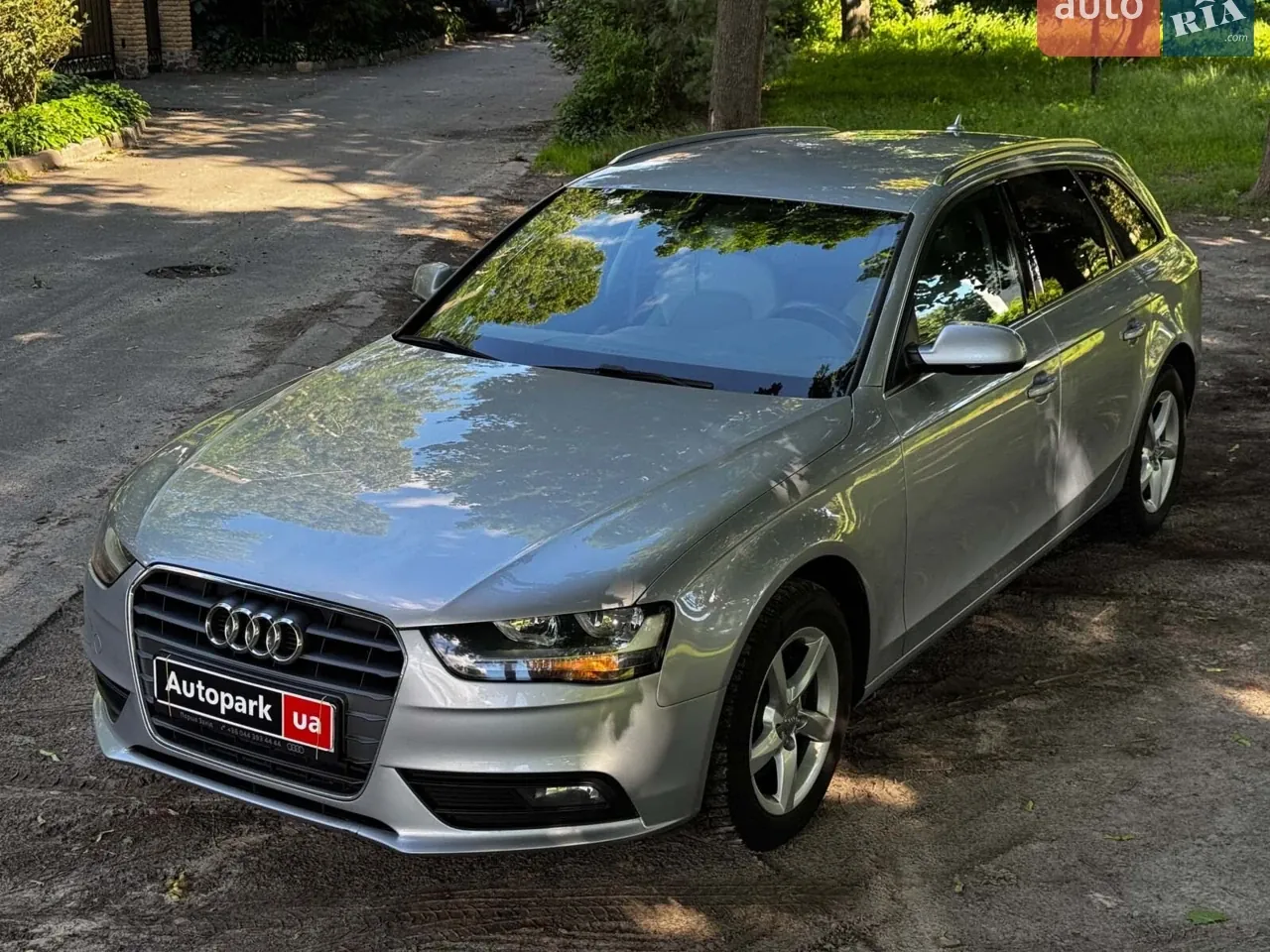Audi A4 2014 photo 2