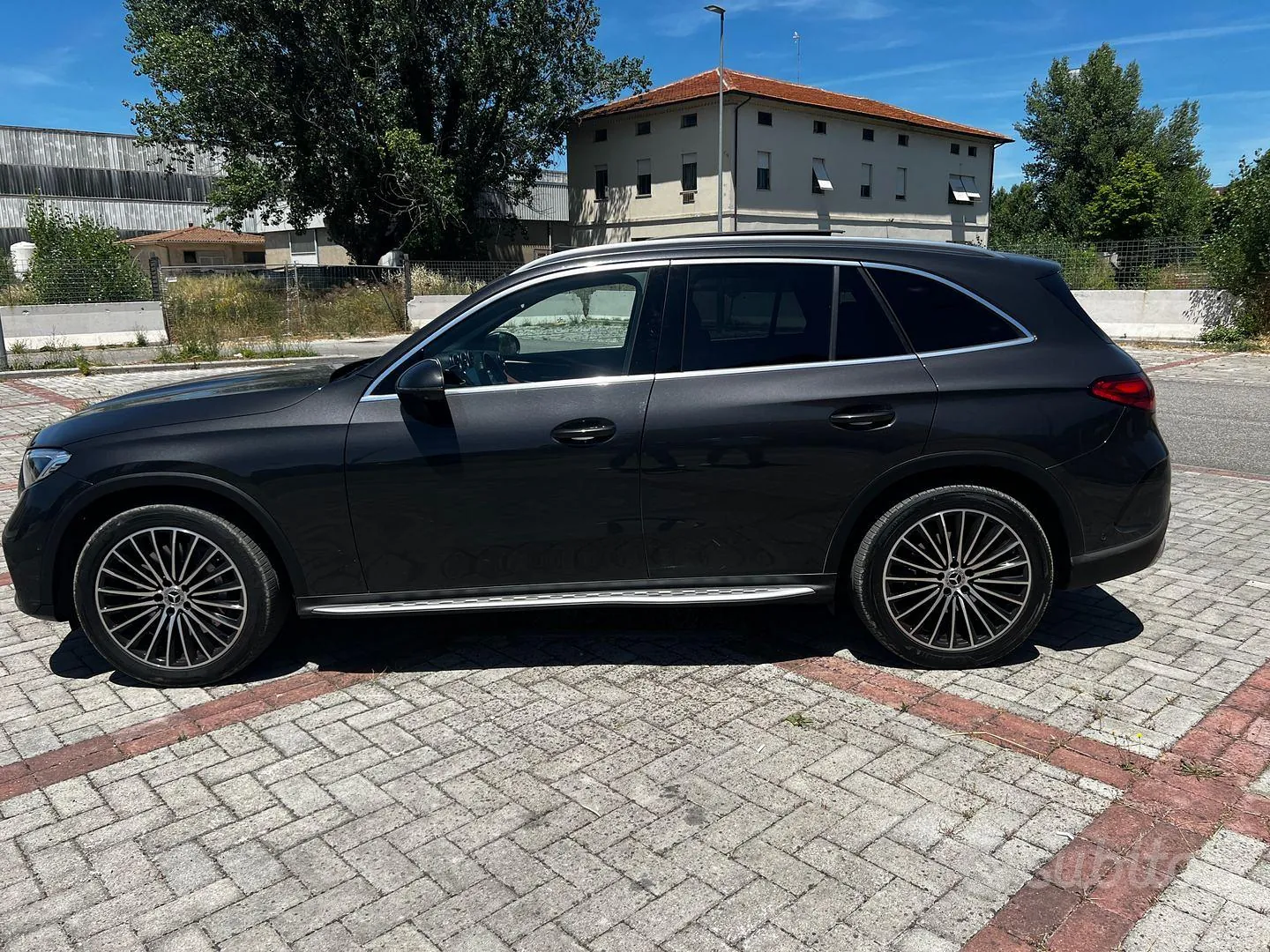 Mercedes-Benz Glc-Class 2023 photo 4