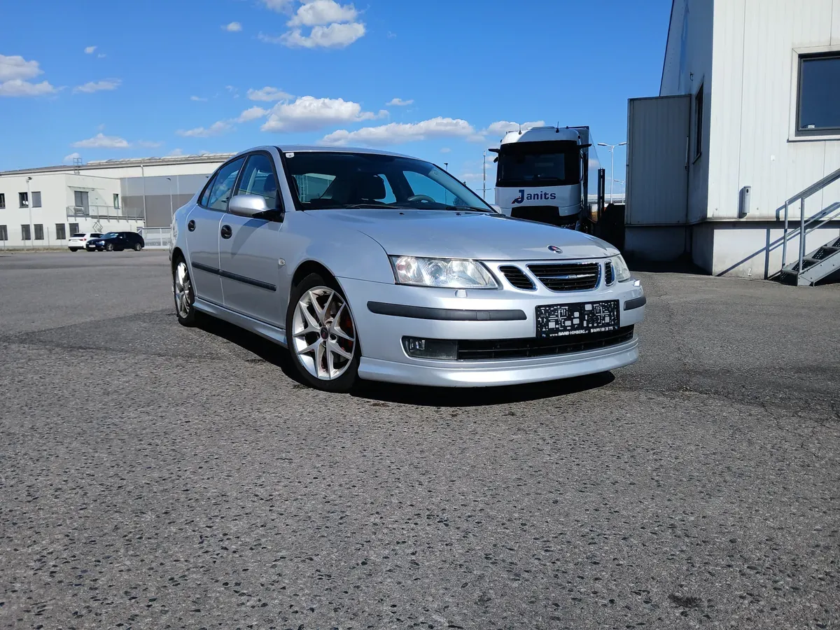 Saab 9-3 2005 photo 2