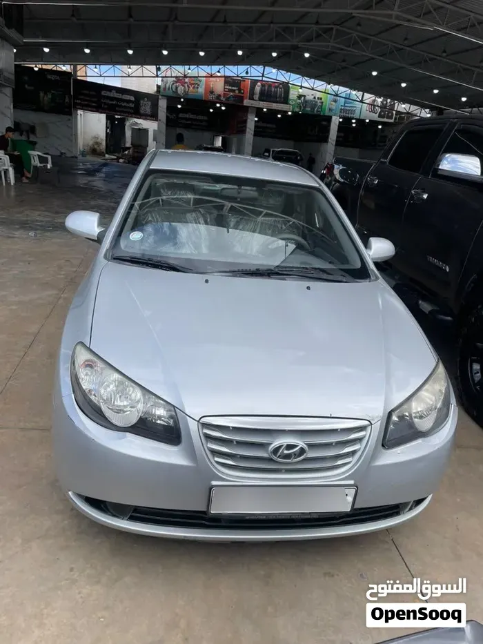 Hyundai Avante 2010 photo 2