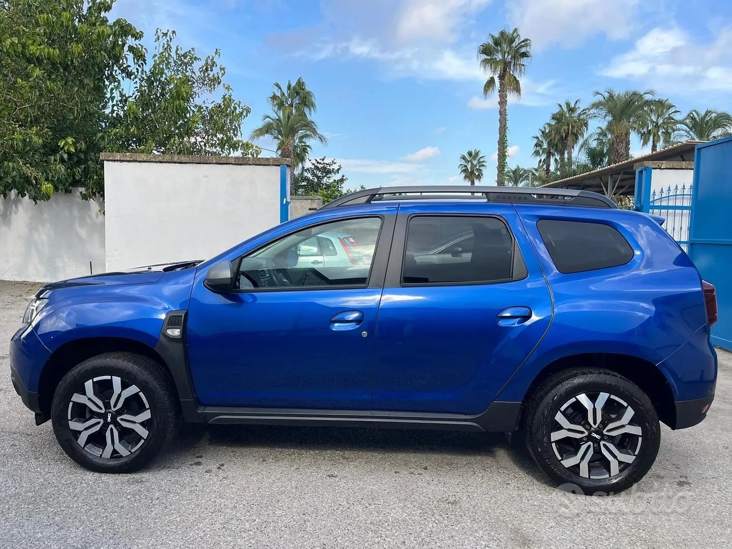 Dacia Duster 2023 photo 2