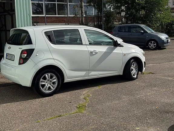 Chevrolet Aveo 2012 photo 4