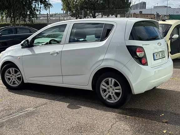 Chevrolet Aveo 2012 photo 5
