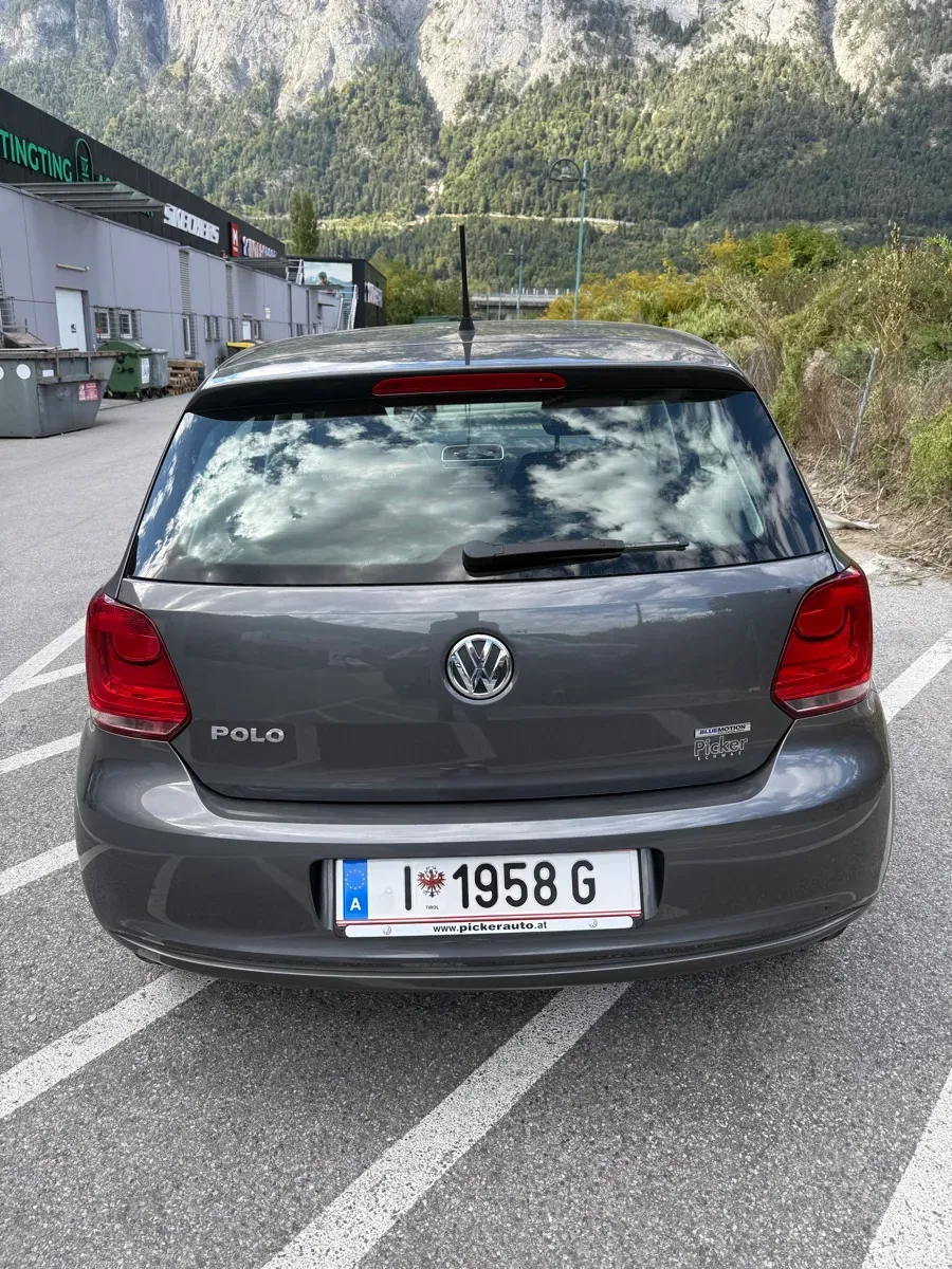 Volkswagen Polo 2011 photo 2
