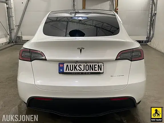 Tesla Model Y 2024 photo 3