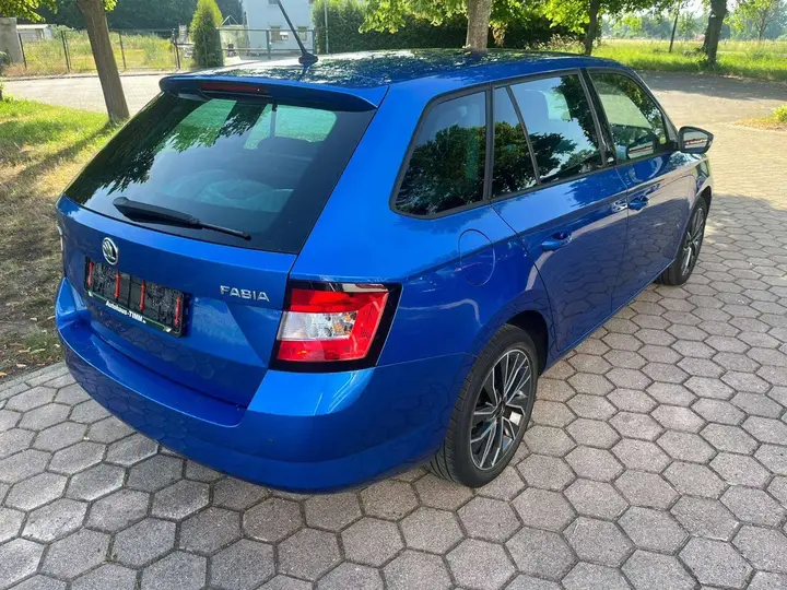 Skoda Fabia 2015 photo 4
