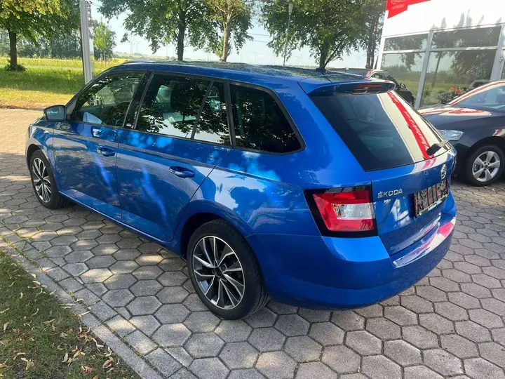 Skoda Fabia 2015 photo 5