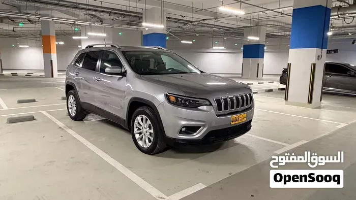 Jeep Cherokee 2019 photo 2