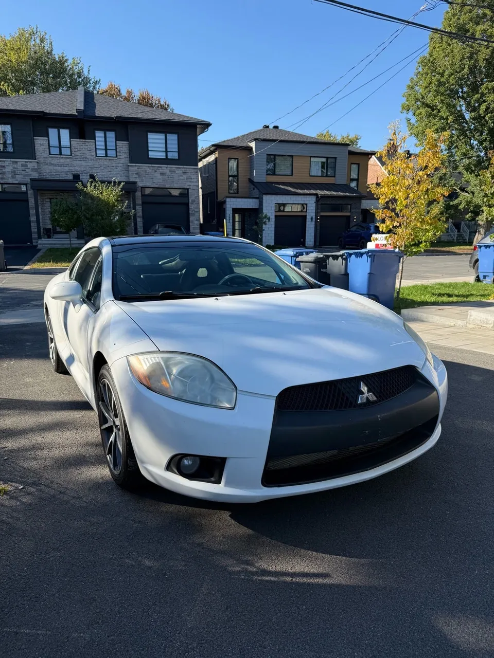 Mitsubishi Eclipse 2011 photo 2