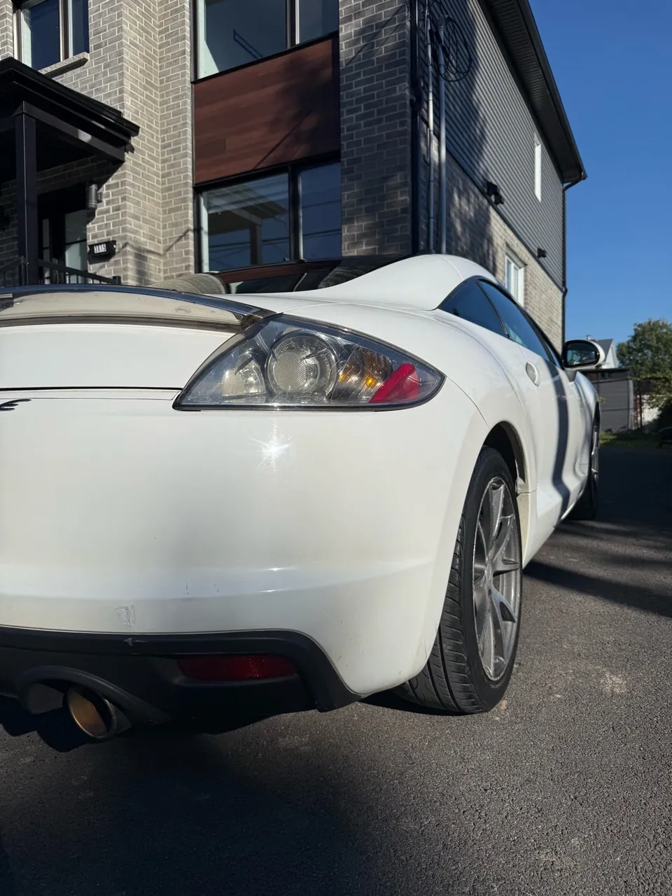 Mitsubishi Eclipse 2011 photo 3