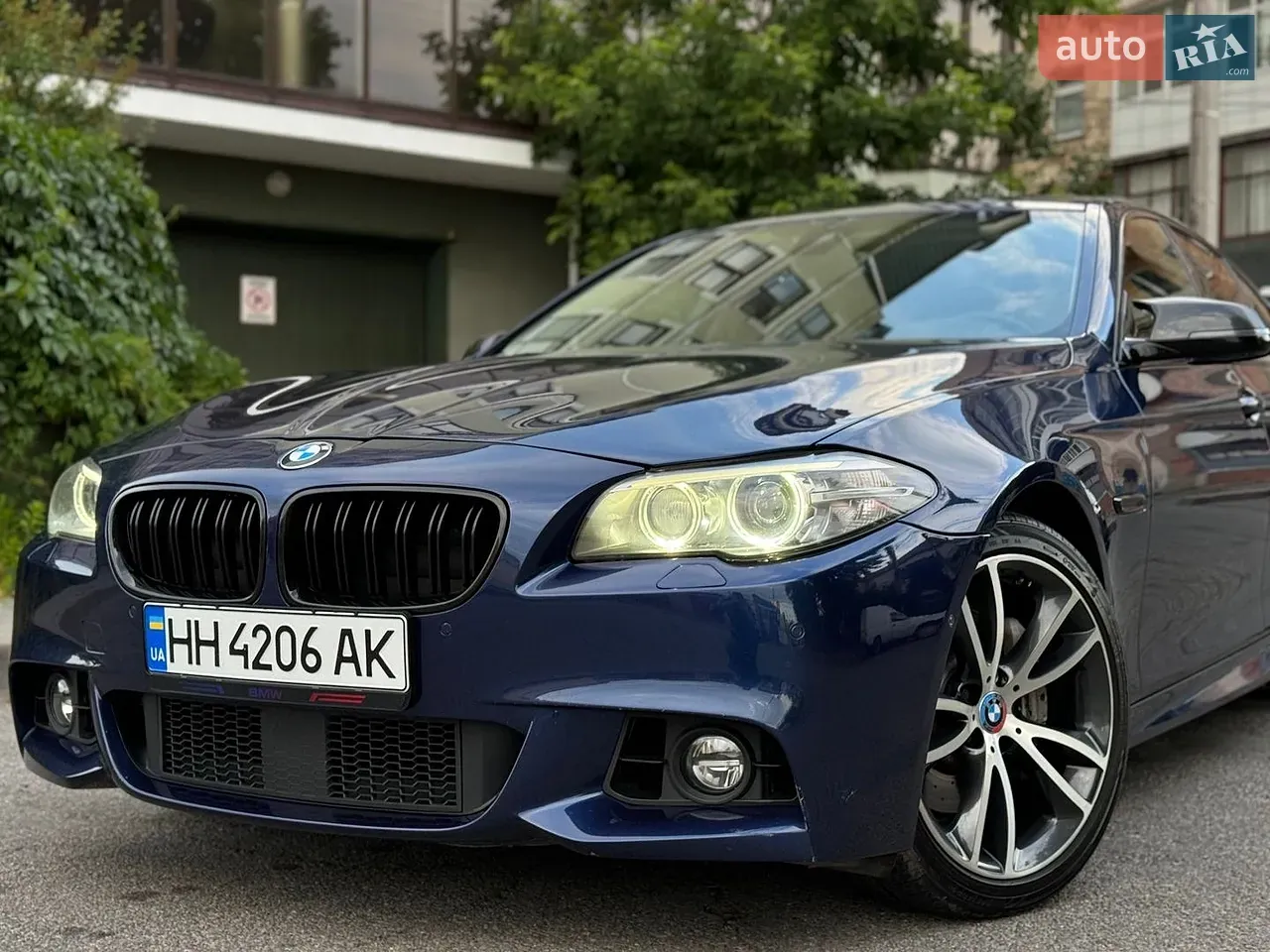 BMW 5 Series 2015 photo 4