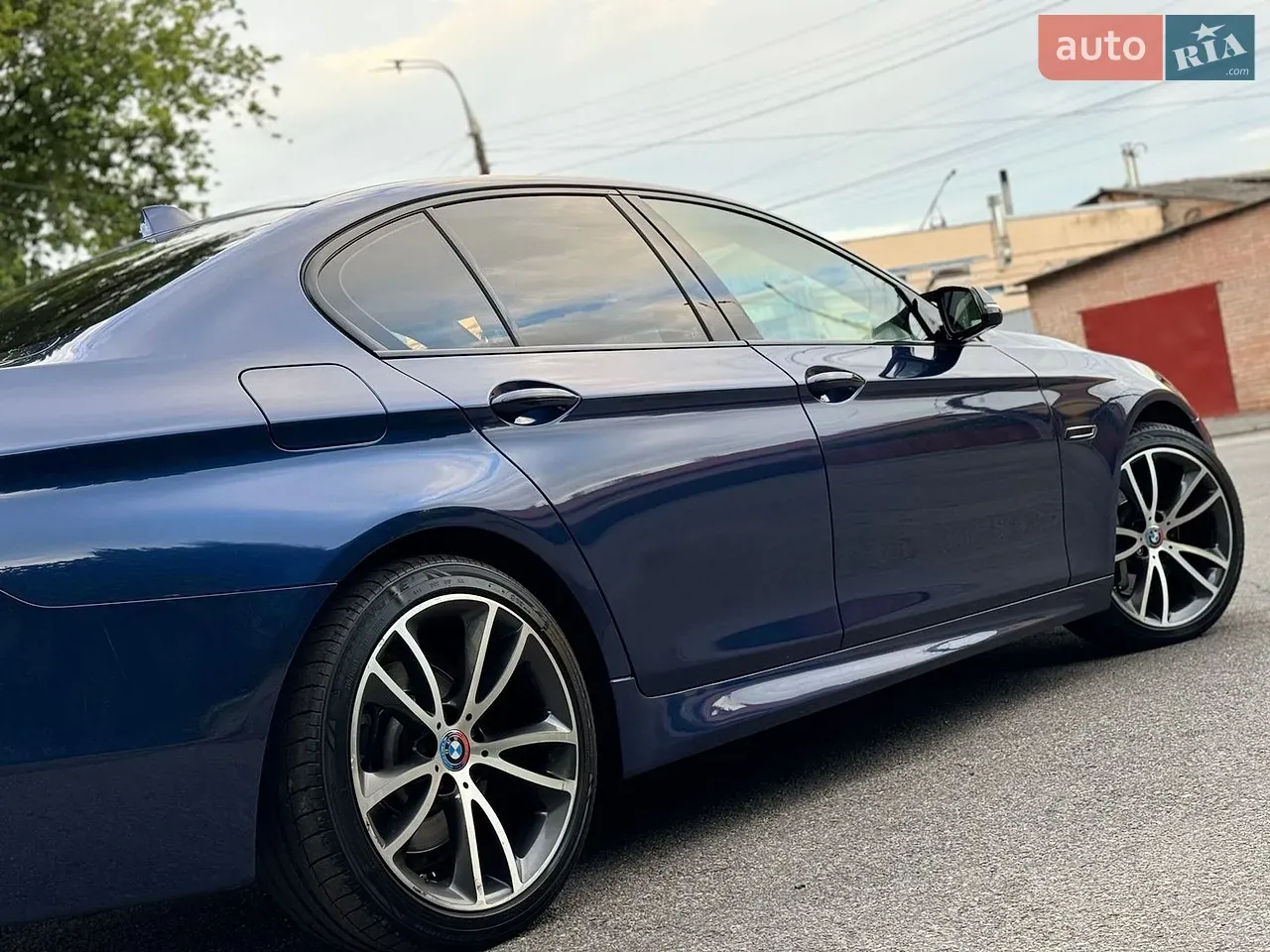 BMW 5 Series 2015 photo 5