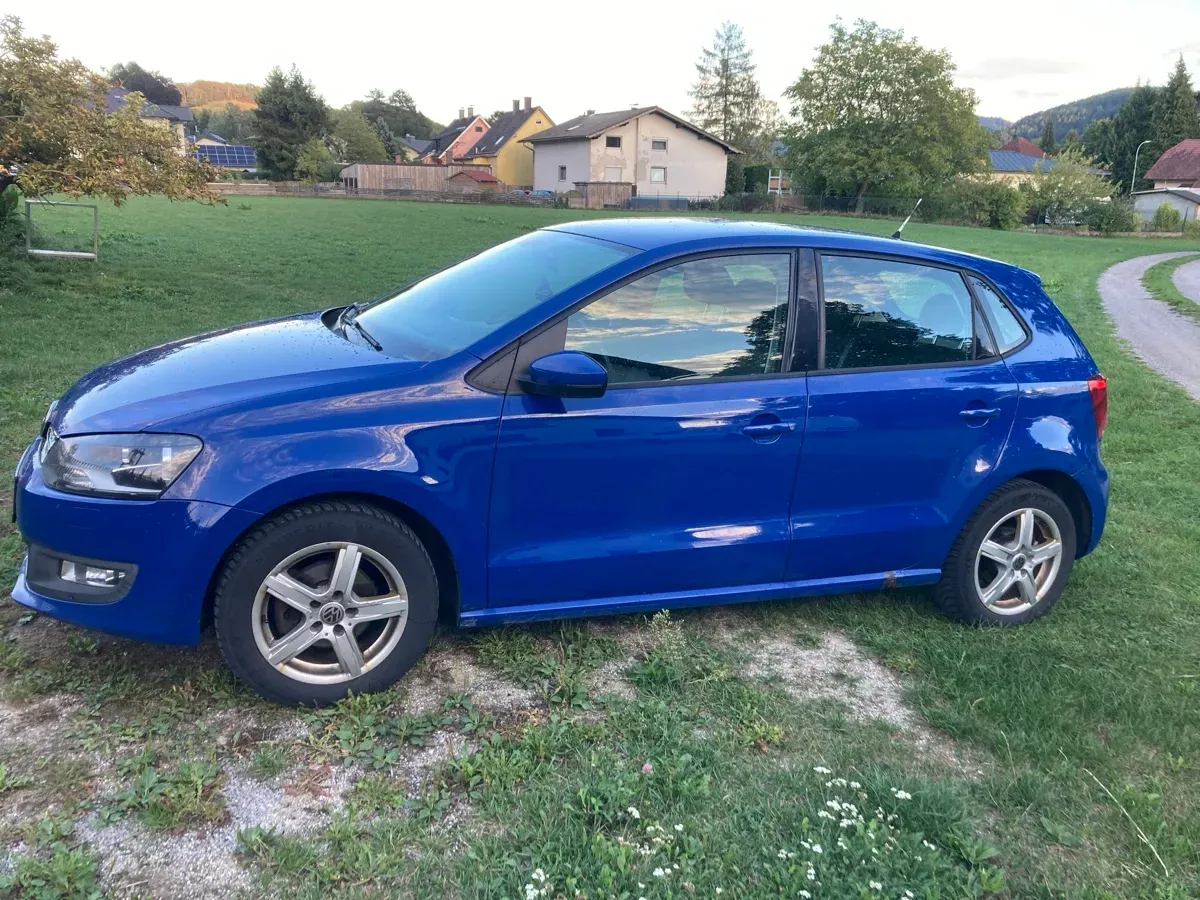 Volkswagen Polo 2011 photo 2