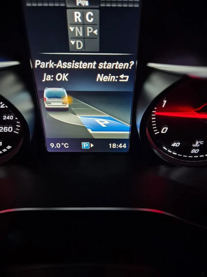 Mercedes-Benz V-Class