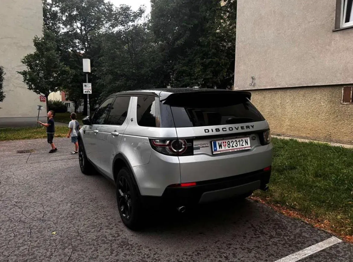 Land Rover Discovery Sport 2015 photo 3