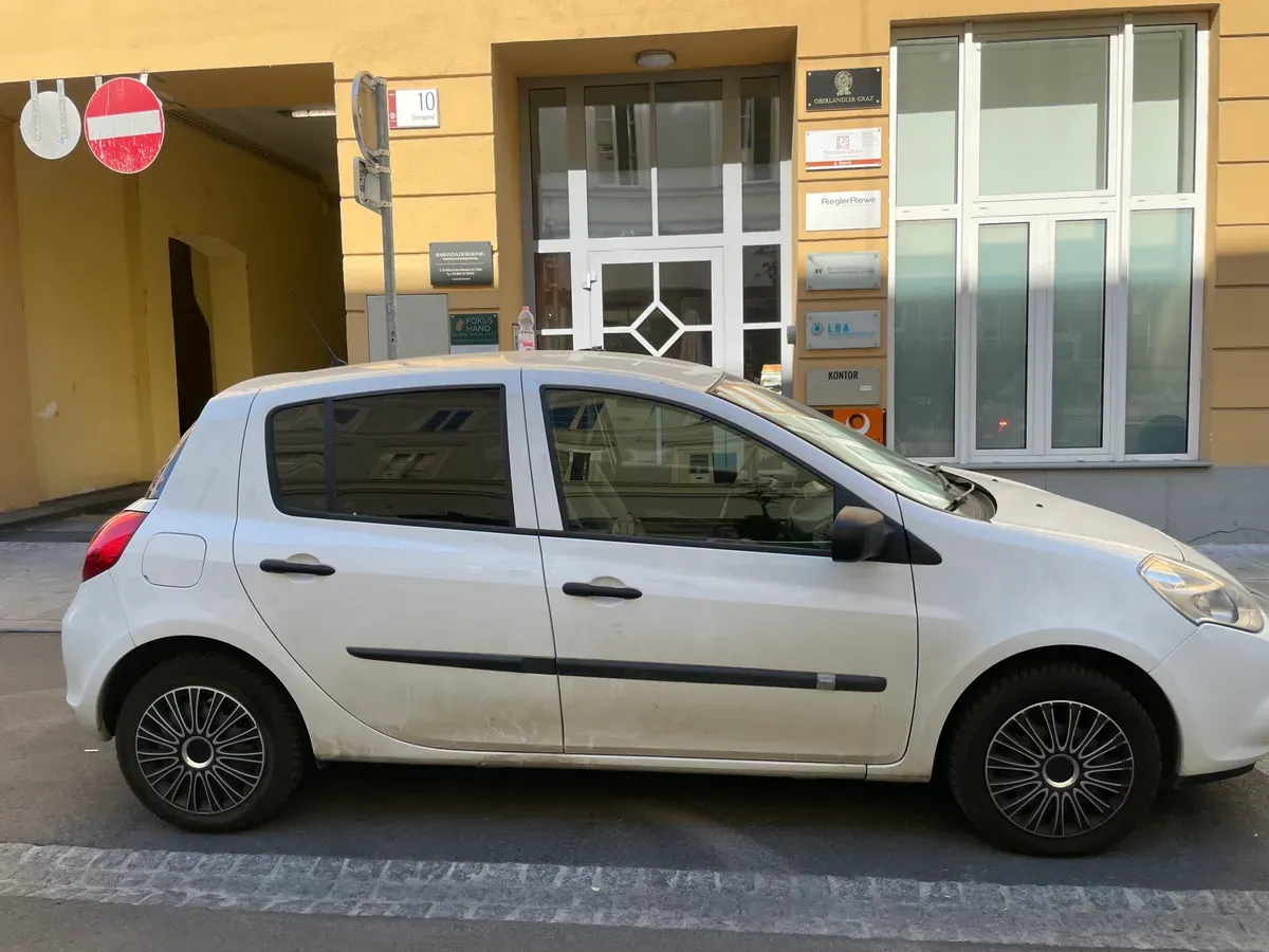 Renault Clio 2011 photo 3