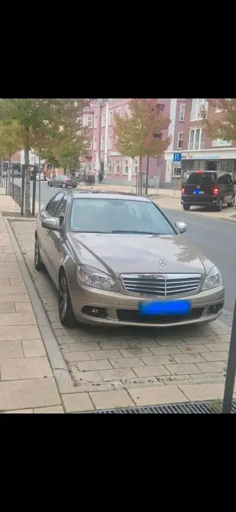 Mercedes-Benz C200
