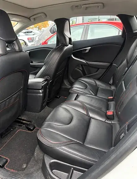 Volvo V40 Cross Country 2015 photo 2