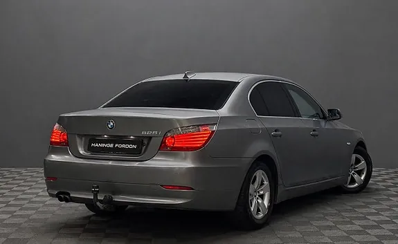 BMW 523I 2009 photo 5