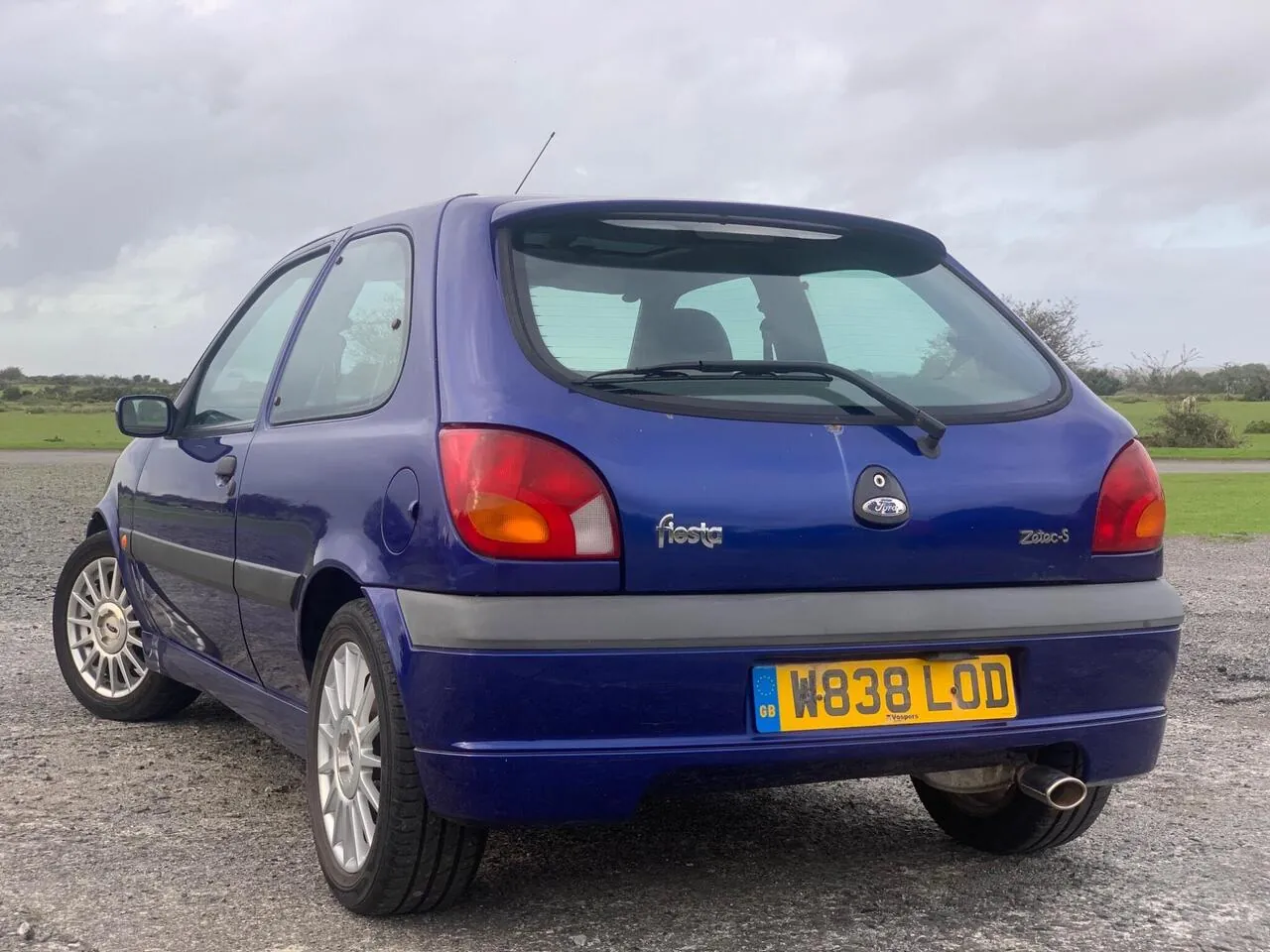 Ford Fiesta 2000 photo 5