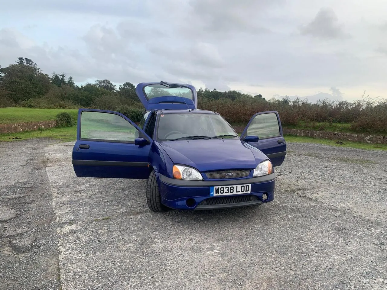 Ford Fiesta 2000 photo 3