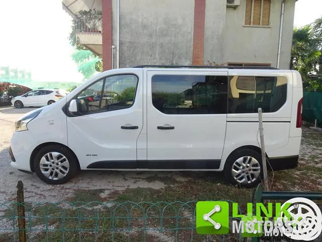 Renault Trafic 2016 photo 2