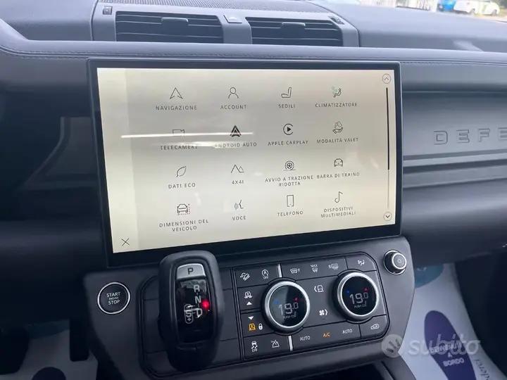 Land Rover Defender 2026 photo 5